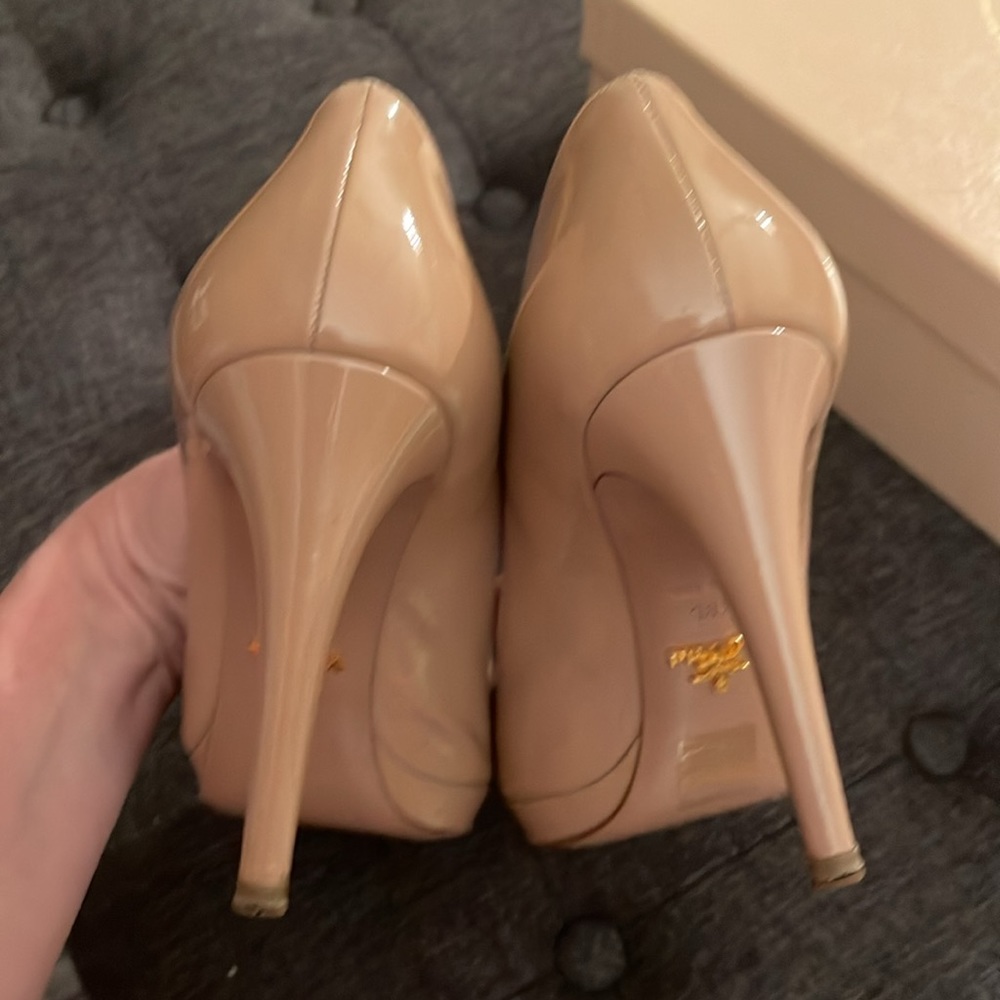 Prada Vernice Basic Pumps - image 6